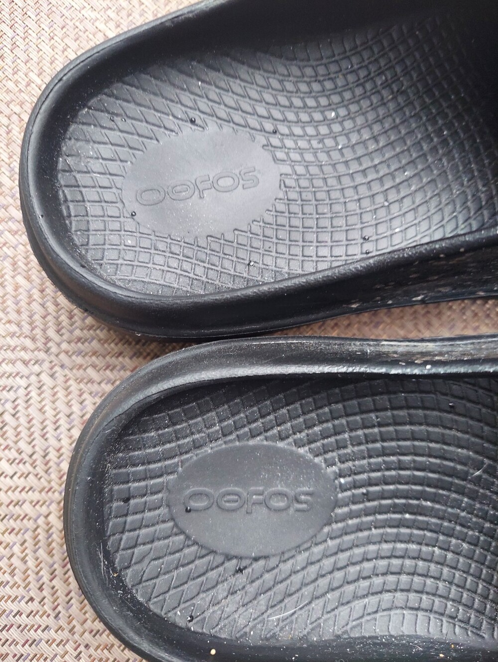 OOFAS CLOGS - Picture 2 of 6